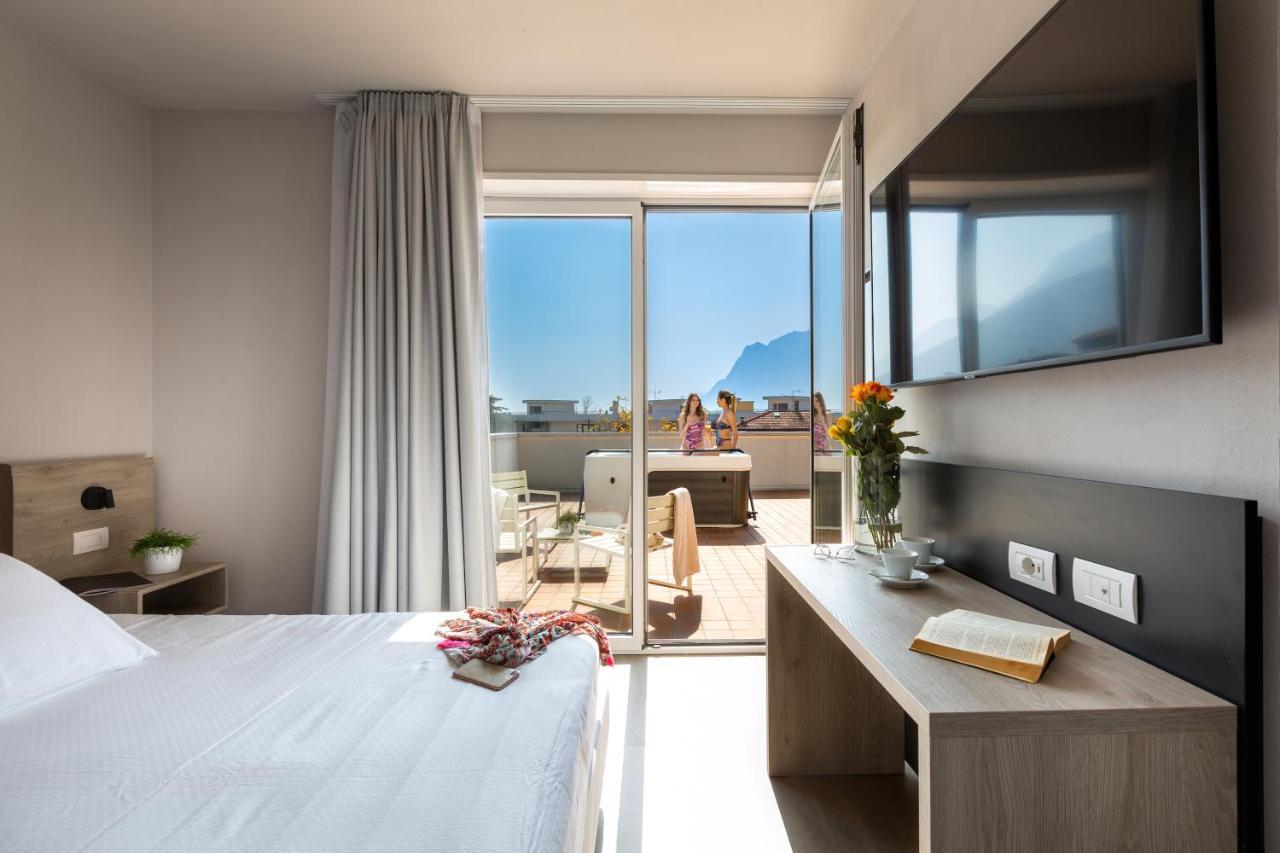 Goti Hotel Torbole Sul Garda Dış mekan fotoğraf